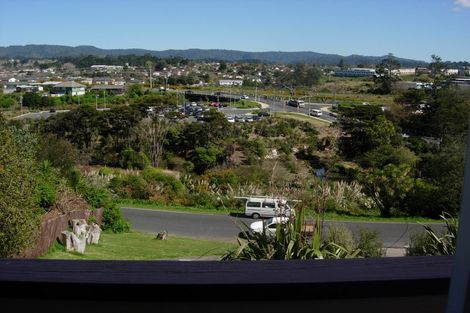 Photo of property in 11a Rangeview Road, Sunnyvale, Auckland, 0612