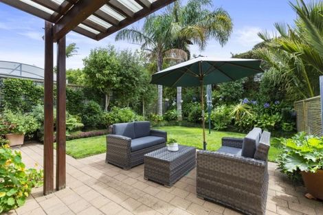 Photo of property in 9/8 Tobago Place, Sunnynook, Auckland, 0620