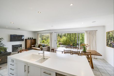 Photo of property in 46 Hikanui Drive, Havelock North, 4130