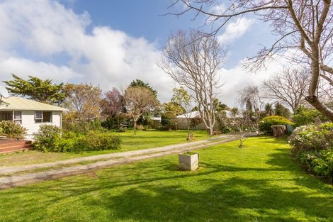 Photo of property in 18 Utauta Street, Waikanae, 5036