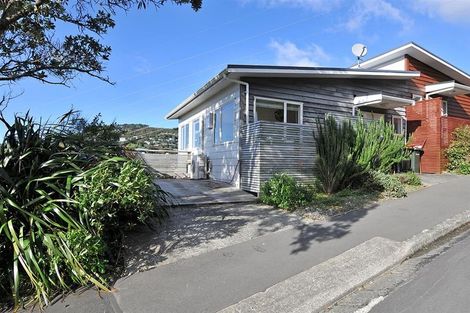 Photo of property in 35 Chartwell Drive, Crofton Downs, Wellington, 6035