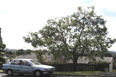 Photo of property in 2/39 Sunset Road, Totara Vale, Auckland, 0632