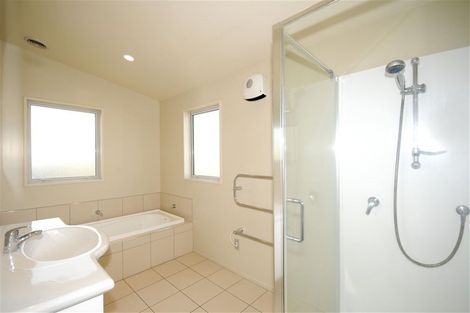 Photo of property in 252 Edgeware Road, Edgeware, Christchurch, 8013