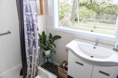 Photo of property in 2 Second Avenue, Glenbrook, Waiuku, 2681