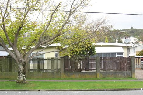 Photo of property in 22 Hawthorn Crescent, Stokes Valley, Lower Hutt, 5019