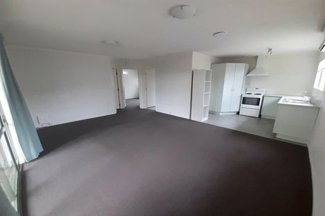 Photo of property in 17a Enderby Drive, Te Atatu Peninsula, Auckland, 0610