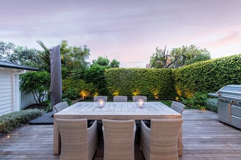 Photo of property in 13 Ocean View Road, Milford, Auckland, 0620