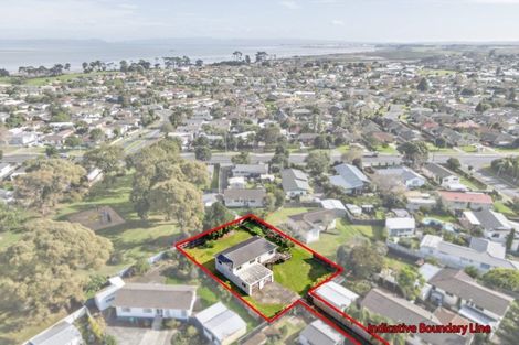 Photo of property in 15 Becker Drive, Weymouth, Auckland, 2103