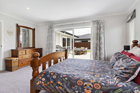 Photo of property in 12 Austin Reid Avenue, Carterton, 5713