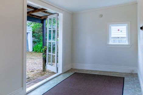 Photo of property in 55 Hutchinson Avenue, New Lynn, Auckland, 0600