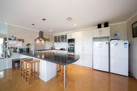 Photo of property in 303 Glover Road, Hawera, 4675