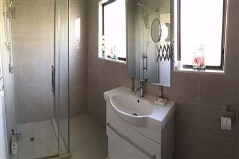 Photo of property in 19 Woodhouse Place, West Harbour, Auckland, 0618