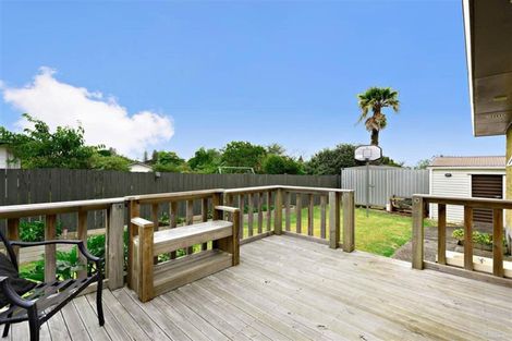 Photo of property in 17 Helms Place, Manurewa, Auckland, 2102