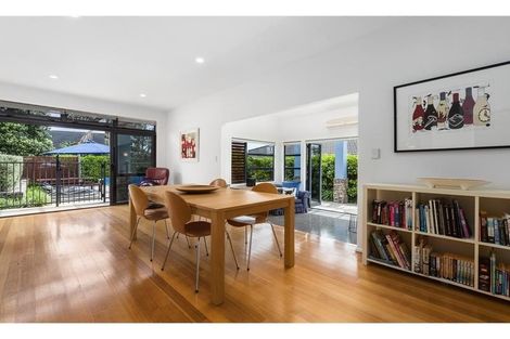 Photo of property in 17 Scarlet Oak Drive, Schnapper Rock, Auckland, 0632