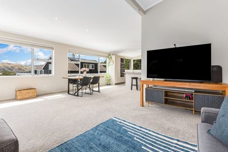 Photo of property in 37 Spinnaker Drive, Whitby, Porirua, 5024
