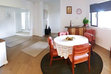 Photo of property in 28 Kilmacrennan Drive, Rosehill, Papakura, 2113