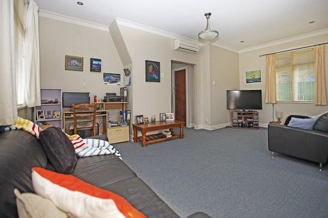 Photo of property in 63 Endeavour Street, Lyall Bay, Wellington, 6022