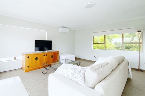 Photo of property in 2 Eastglen Road, Glen Eden, Auckland, 0602