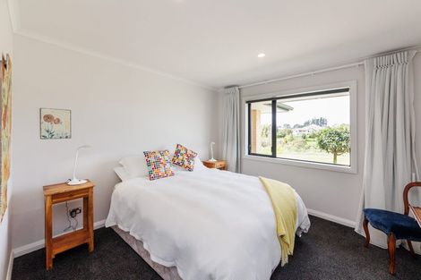 Photo of property in 35 Silkwood Place, Fitzherbert, Palmerston North, 4410