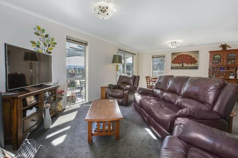 Photo of property in 7 Banks Boulevard, Whitby, Porirua, 5024