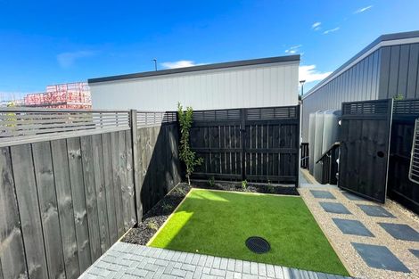 Photo of property in 26 Manarini Road, Westgate, Auckland, 0614