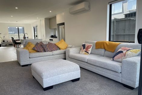 Photo of property in 8 Rauriki Lane, Rosehill, Papakura, 2113