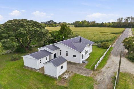 Photo of property in 225 Kuku Beach Road, Kuku, Manakau, 5570