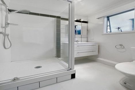 Photo of property in 12 Waterfront Road, Mangere Bridge, Auckland, 2022