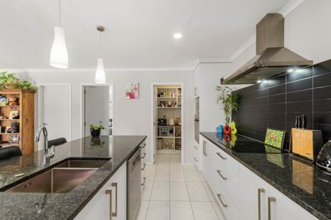 Photo of property in 18 Carroll Place, Owhata, Rotorua, 3010