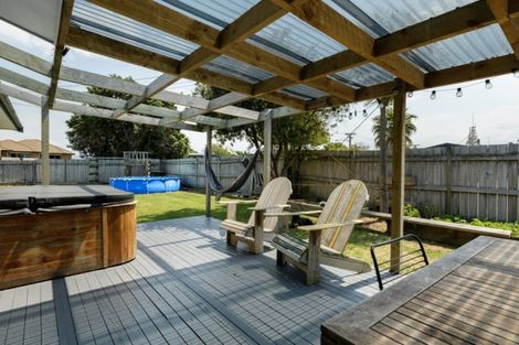 Photo of property in 73 Simpson Road, Papamoa Beach, Papamoa, 3118