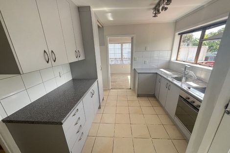 Photo of property in 12 Fairdale Avenue, Red Hill, Papakura, 2110