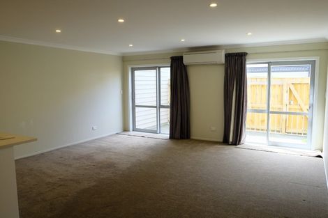 Photo of property in 2/19 Collins Avenue, Tawa, Wellington, 5028