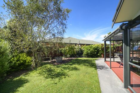 Photo of property in 97 Summerhill Drive, Fitzherbert, Palmerston North, 4410