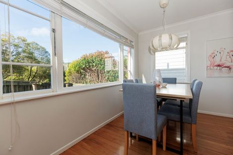Photo of property in 15 Collier Avenue, Karori, Wellington, 6012