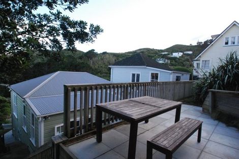 Photo of property in 12 Jackson Street, Island Bay, Wellington, 6023