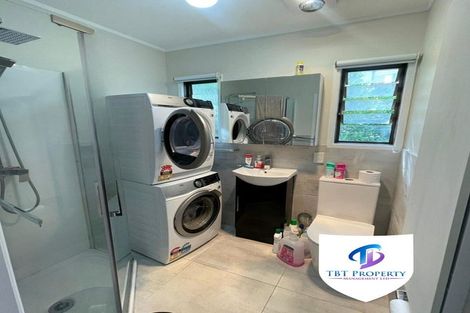 Photo of property in 12a Beach Road, Mellons Bay, Auckland, 2014