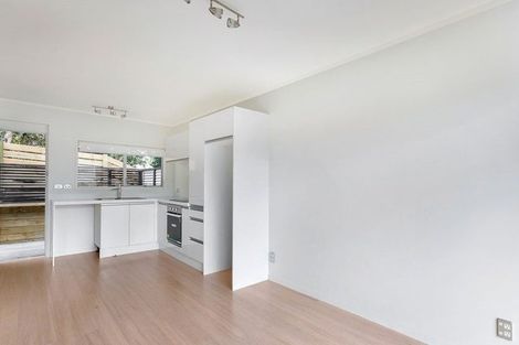 Photo of property in 10/11 Kingsway Avenue, Sandringham, Auckland, 1025