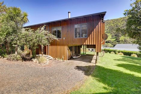 Photo of property in 66 Lukes Road, Little Akaloa, 7583