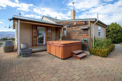 Photo of property in 180 Hall Road, Bannockburn, Cromwell, 9384