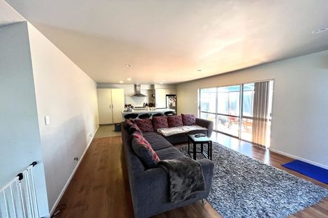 Photo of property in 31 Carento Way, Stanmore Bay, Whangaparaoa, 0932