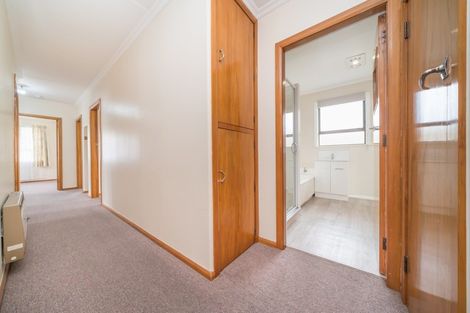 Photo of property in 1 Austin Place, Awapuni, Palmerston North, 4412