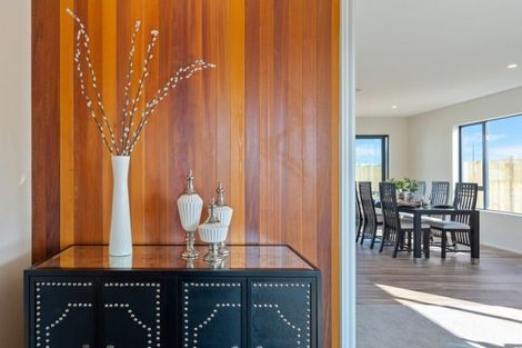 Photo of property in 11 Ropere Street, Kumeu, 0810