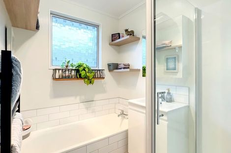 Photo of property in 7 Graham Grove, Waikanae, 5036