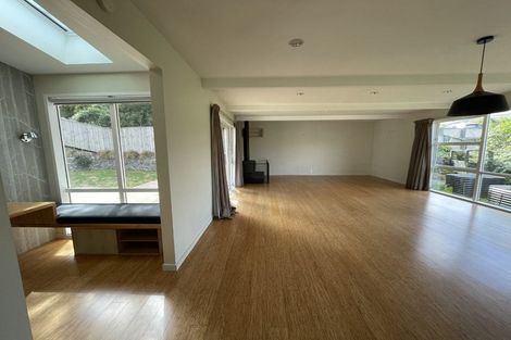 Photo of property in 10 Goddard Grove, Churton Park, Wellington, 6037