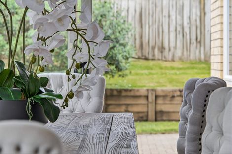 Photo of property in 32 Delmont Close, East Tamaki Heights, Auckland, 2016