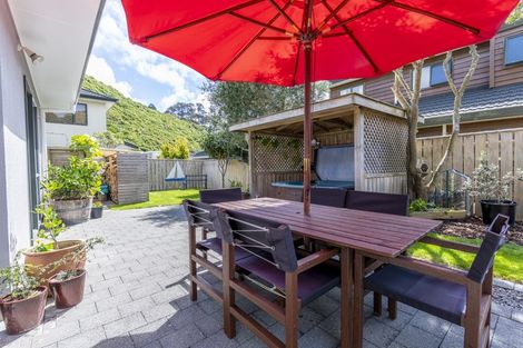 Photo of property in 203 Westchester Drive, Churton Park, Wellington, 6037