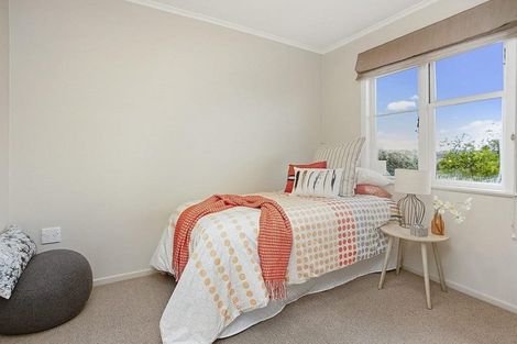 Photo of property in 1/2a Dallinghoe Crescent, Milford, Auckland, 0620