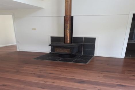 Photo of property in 87 Tawa Road, Kumeu, 0891