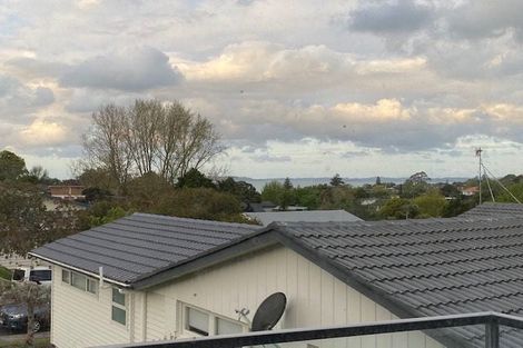 Photo of property in 1/15 Kayeleen Place, Cockle Bay, Auckland, 2014