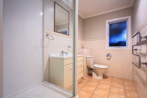 Photo of property in 50 Balmain Road, Chatswood, Auckland, 0626